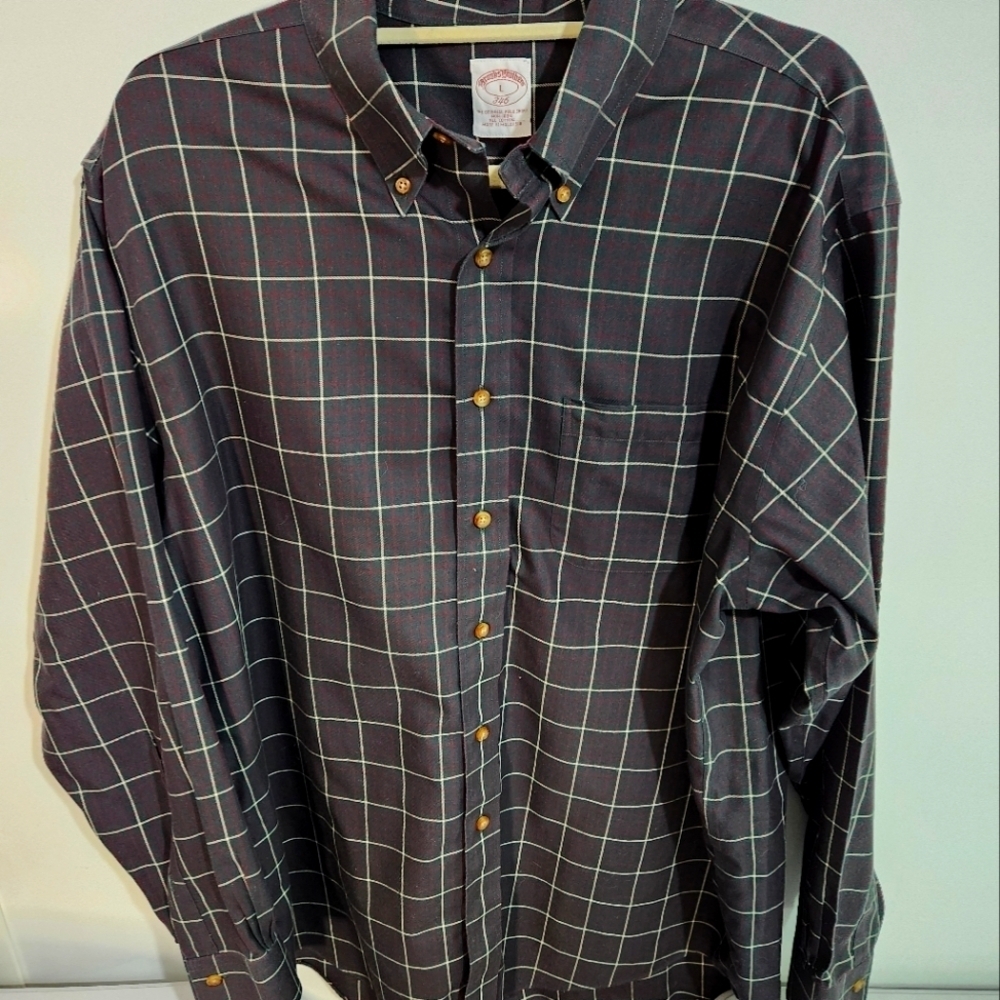 Brooks Brothers Mens dress shirt, size large